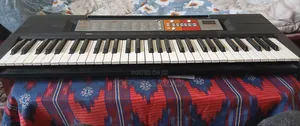 Yamaha Keyboard PSR F50