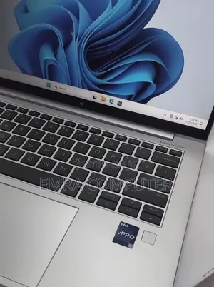 New Laptop HP EliteBook 840 10 16GB Intel Core i7 SSD 512GB