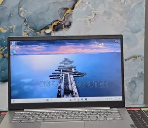 New Laptop Lenovo 8GB Intel Core i5 SSD 512GB