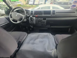 Car 2023 White