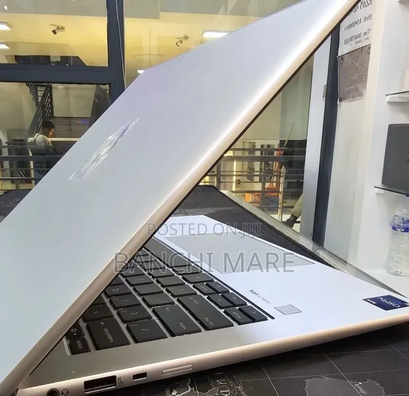 New Laptop HP EliteBook 840 G10 16GB Intel Core i7 SSD 512GB