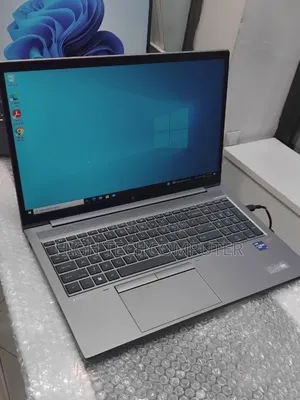 New Laptop HP ZBook Firefly G8 16GB Intel Core i7 SSD 512GB