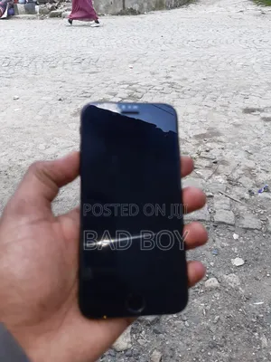 Apple iPhone SE 64 GB Black