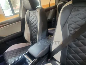 Volkswagen ID.6 2024 White
