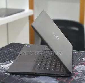 New Laptop Dell Latitude 12 E5250 16GB Intel Core i5 SSD 512GB