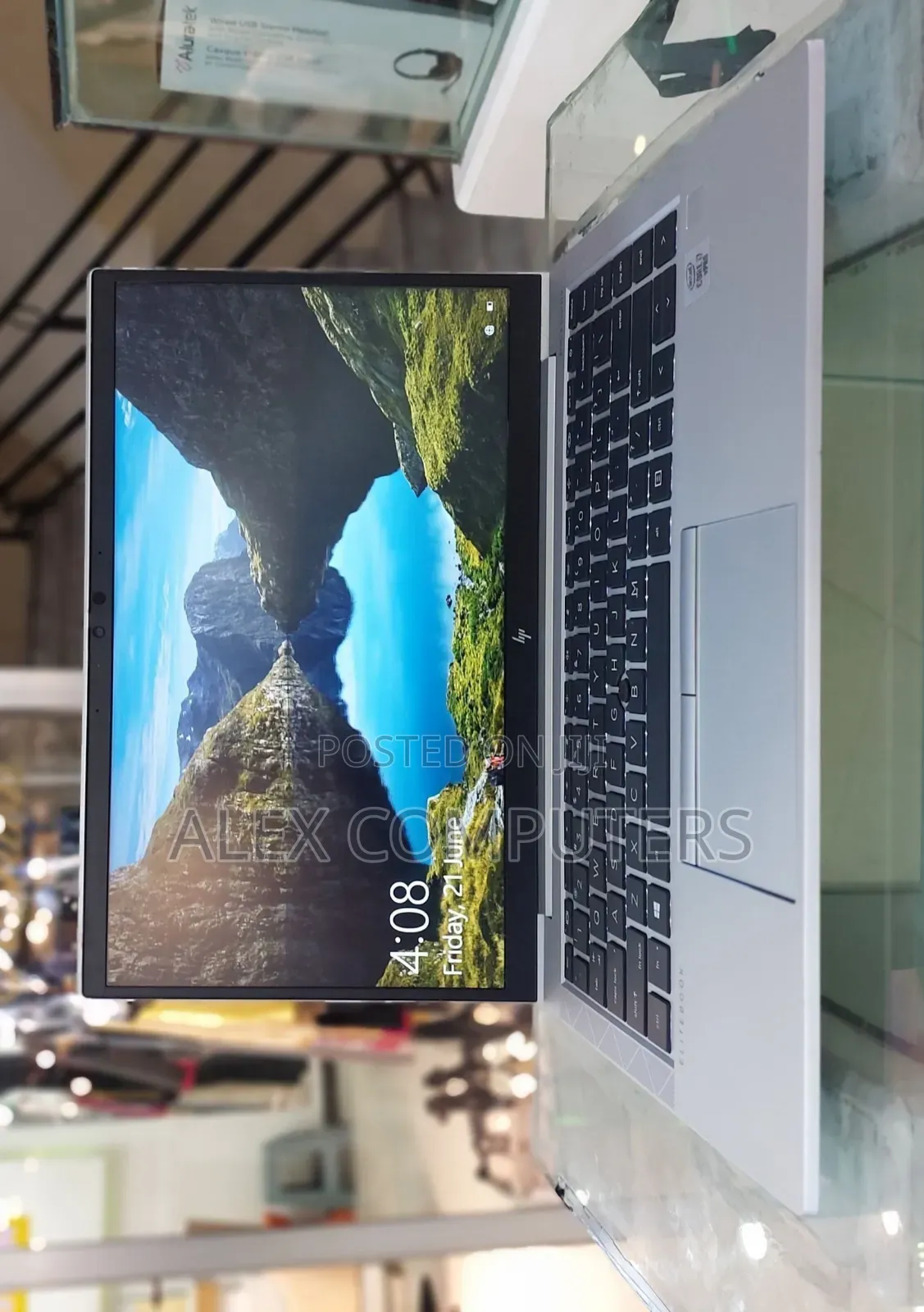 New Laptop HP EliteBook 830 16GB Intel Core i7 SSD 512GB