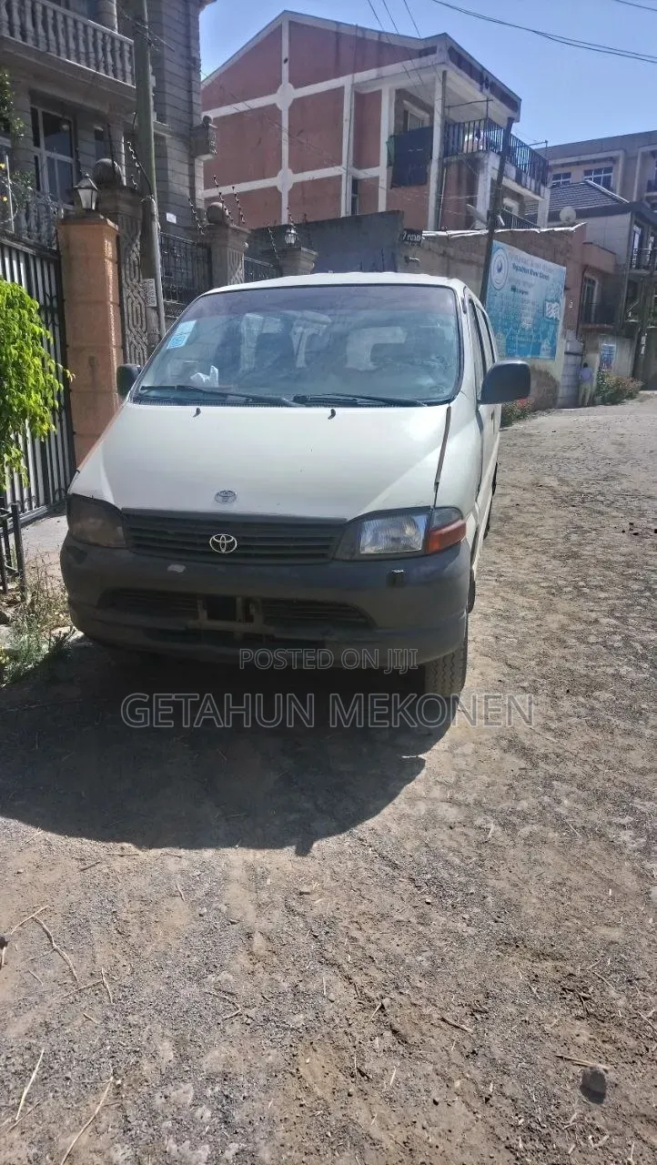 Car 2005 White