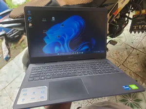 Laptop Dell Vostro 15 3000 8GB Intel Core i5 SSD 1T