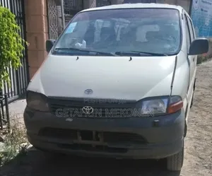 Car 2005 White