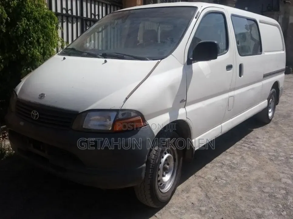Car 2005 White