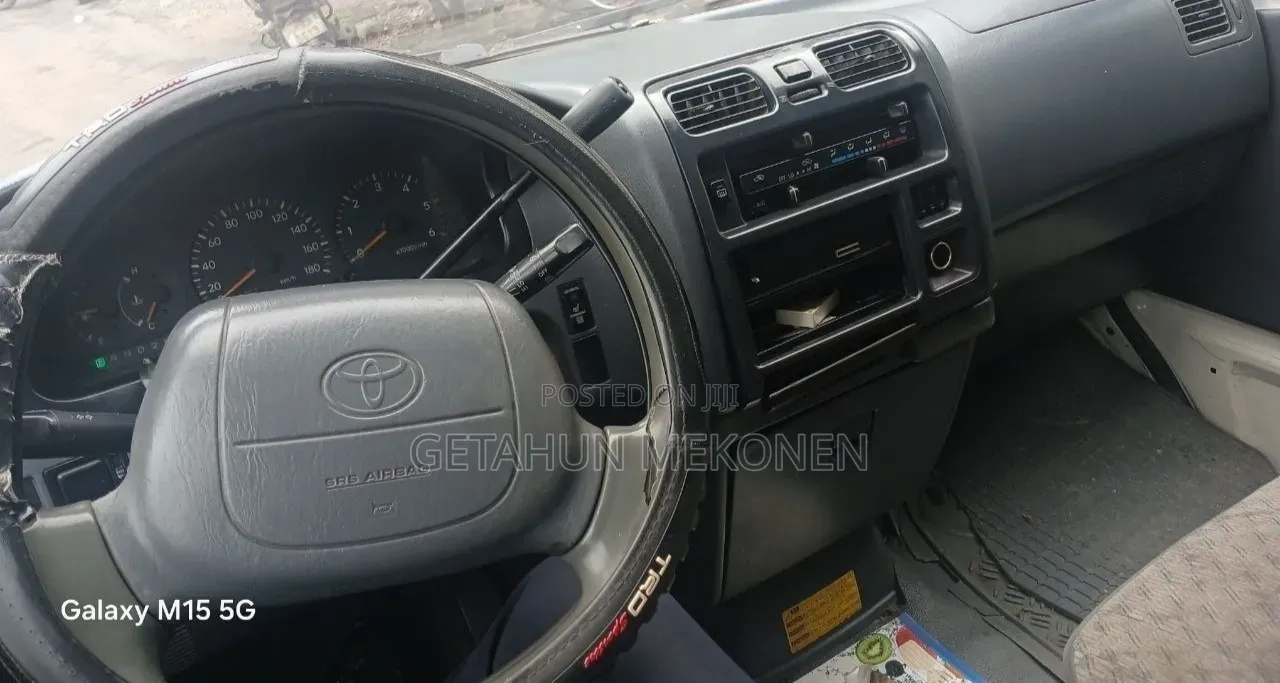 Car 2005 White