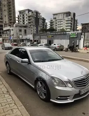 Mercedes-Benz E200 2013 Silver