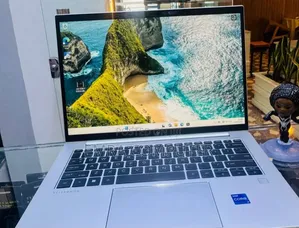 New Laptop HP EliteBook 840 10 16GB Intel Core i7 SSD 512GB