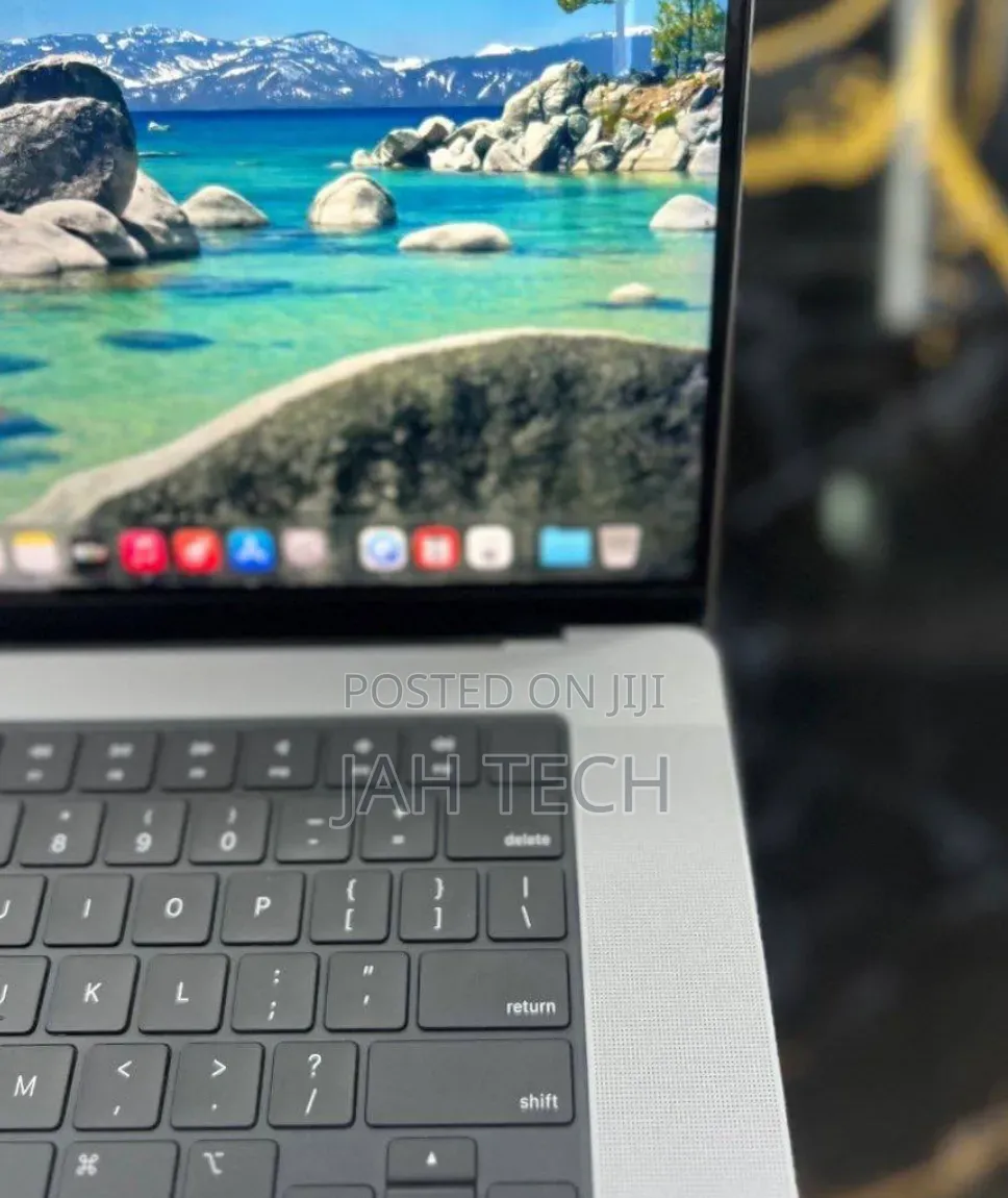 New Laptop Apple MacBook Pro 2021 M1 32GB Apple M1 Pro SSD 512GB