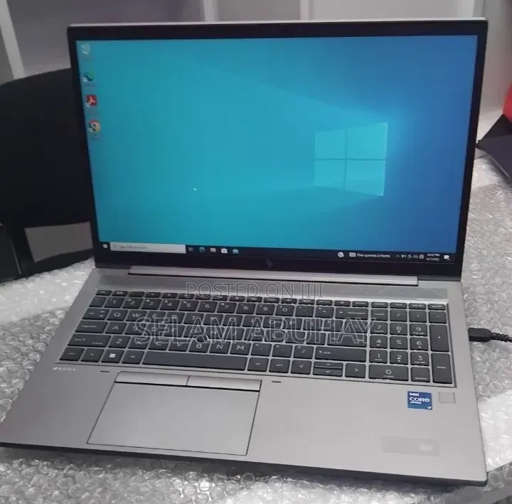 New Laptop HP ZBook Firefly G8 16GB Intel Core i7 SSD 512GB