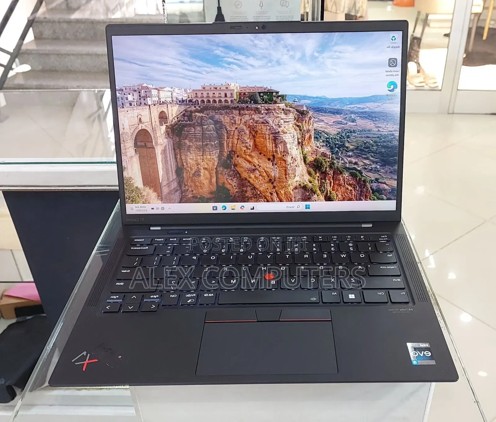 New Laptop Lenovo ThinkPad X1 Carbon 16GB Intel Core i5 SSD 512GB