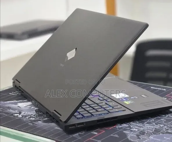 New Laptop HP Omen 16 16GB Intel Core i7 SSD 512GB