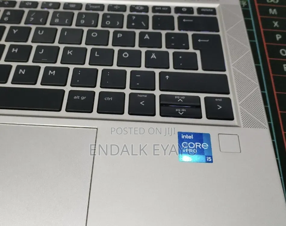 New Laptop HP EliteBook 830 G8 16GB Intel Core i5 SSD 512GB