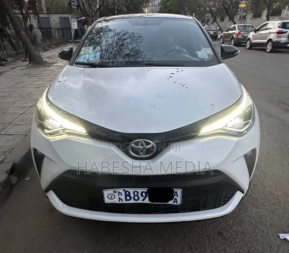 Toyota C-HR 2022 White