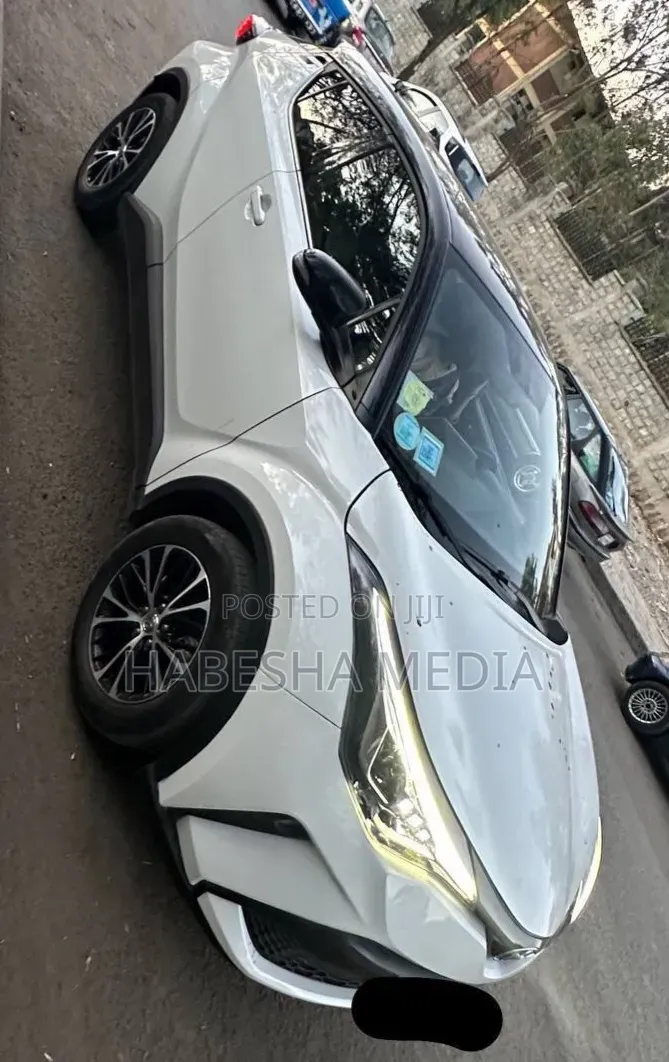 Toyota C-HR 2022 White