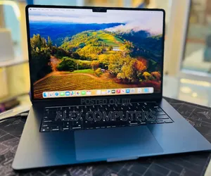 New Laptop Apple MacBook 8GB Apple M3 Pro SSD 256GB