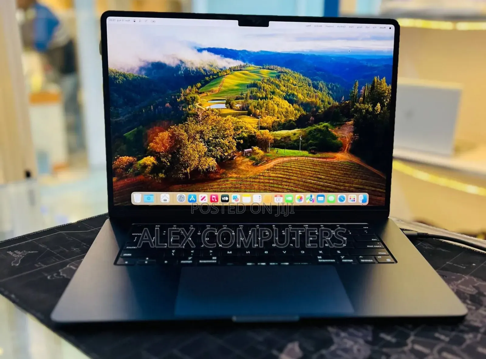 New Laptop Apple MacBook 8GB Apple M3 Pro SSD 256GB