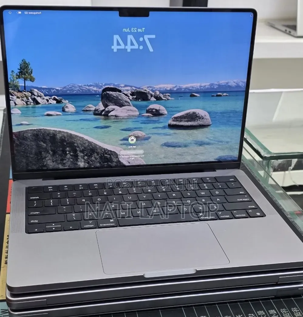 New Laptop Apple MacBook Pro 2021 M1 32GB Apple M1 Pro SSD 512GB