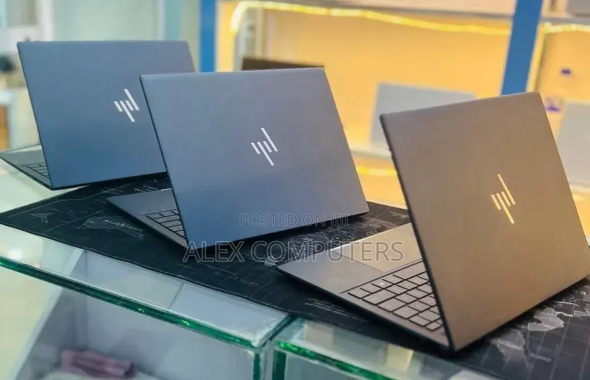 New Laptop HP Elite Dragonfly G4 16GB Intel Core i7 SSD 512GB