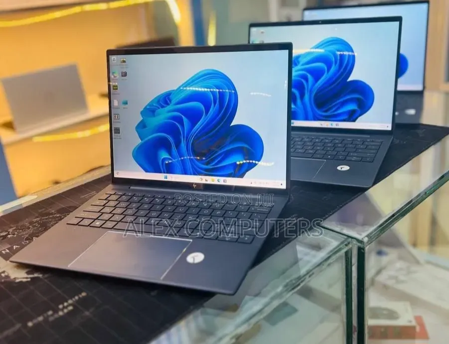 New Laptop HP Elite Dragonfly G4 16GB Intel Core i7 SSD 512GB