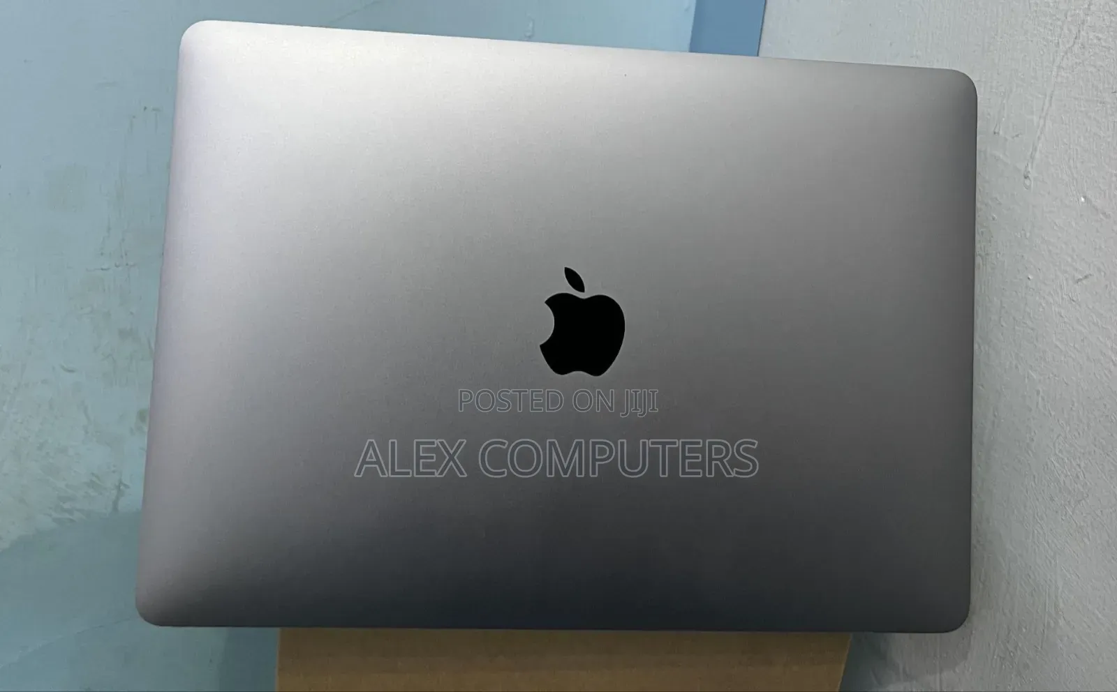 New Laptop Apple MacBook Air 2020 M1 8GB Apple M1 SSD 256GB