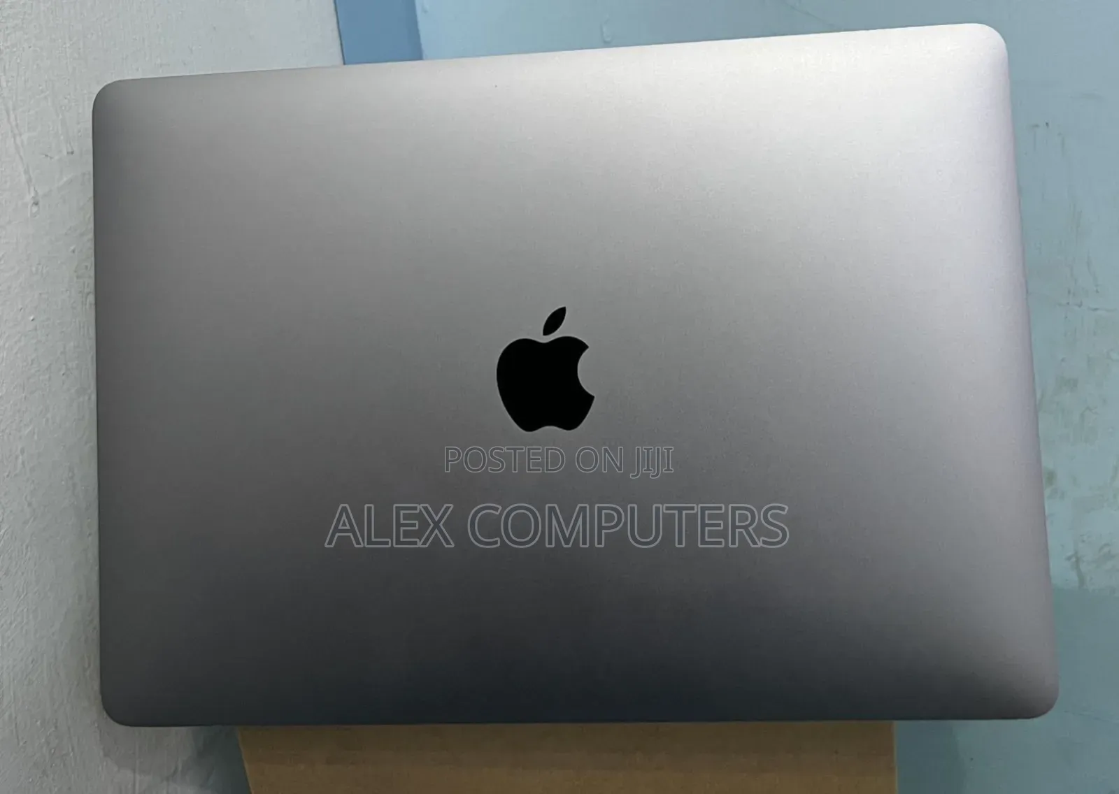 New Laptop Apple MacBook Air 2020 M1 8GB Apple M1 SSD 256GB