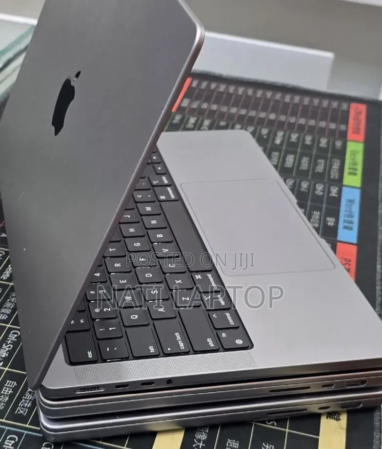 New Laptop Apple MacBook Pro 2021 M1 32GB Apple M1 Pro SSD 512GB