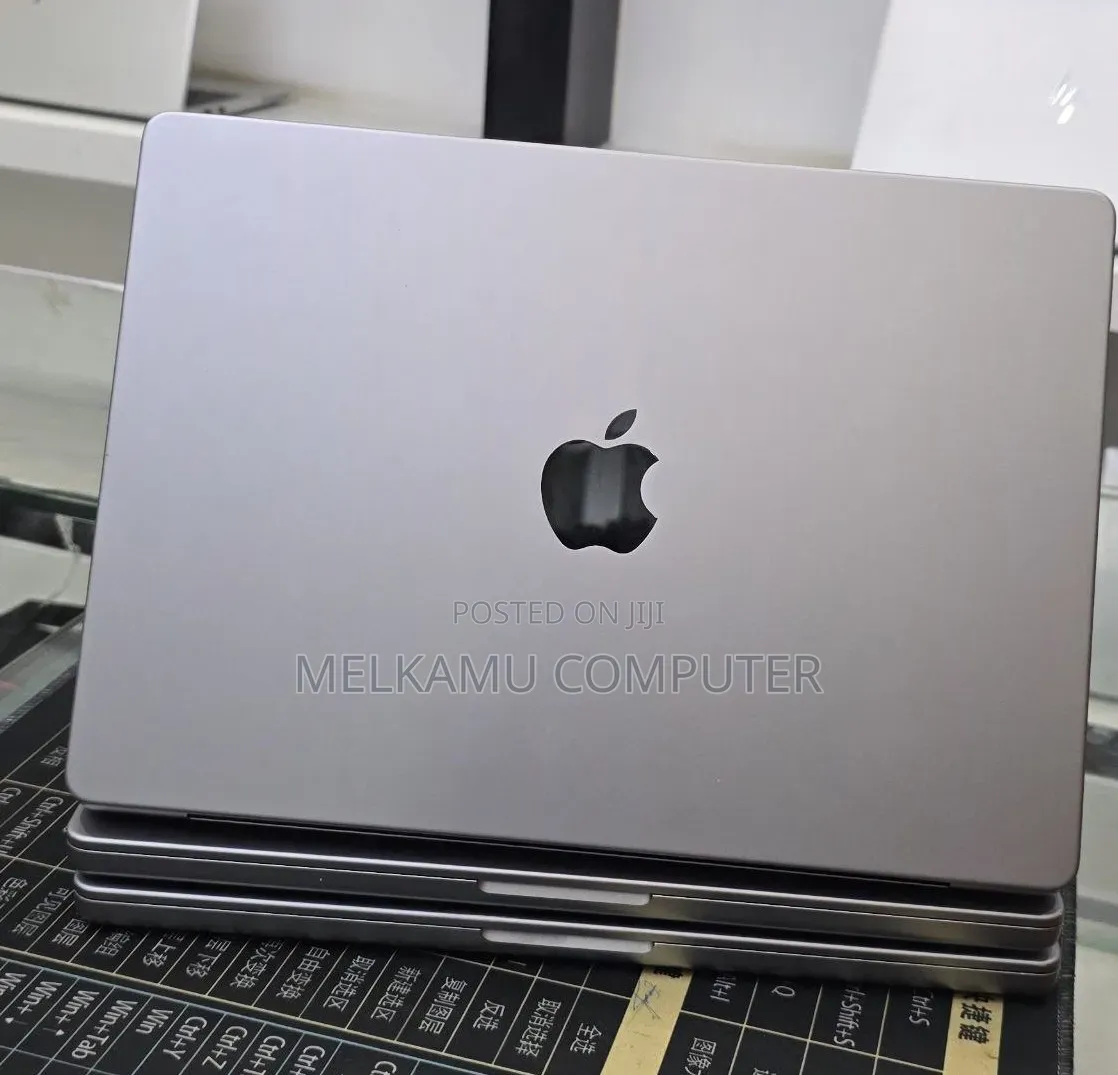 New Laptop Apple MacBook Pro 2021 M1 32GB Apple M1 SSD 512GB
