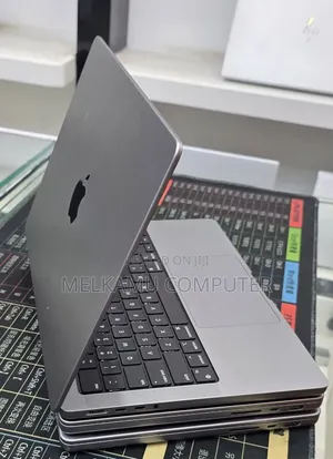 New Laptop Apple MacBook Pro 2021 M1 32GB Apple M1 SSD 512GB