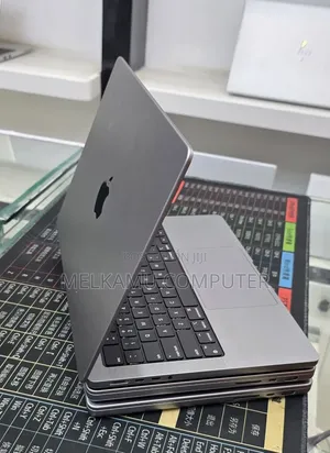 New Laptop Apple MacBook Pro 2021 M1 32GB Apple M1 SSD 512GB