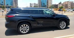 Toyota Highlander 2022 Black
