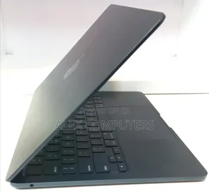 New Laptop Apple MacBook Air 2022 M2 8GB Apple M2 SSD 256GB
