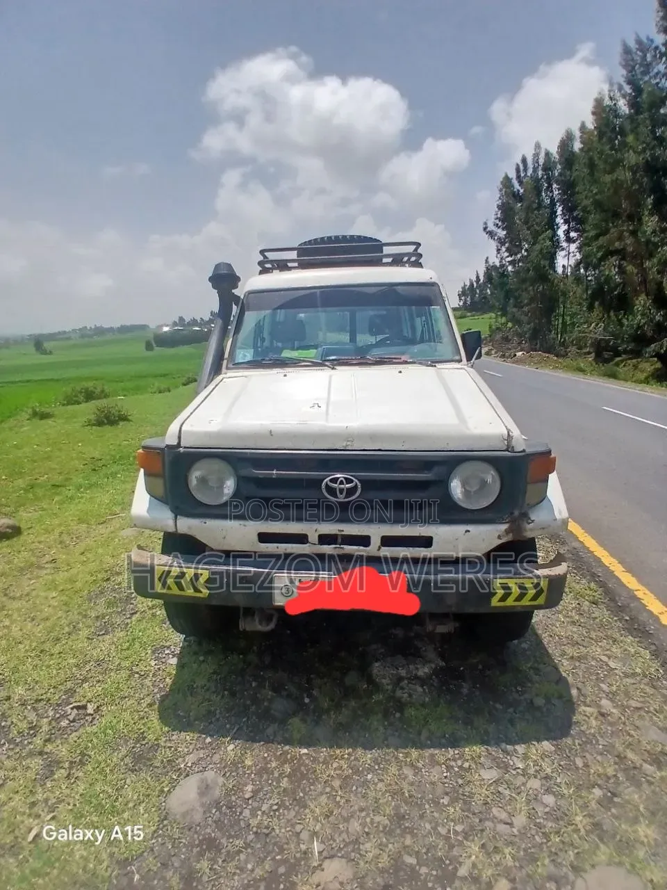Toyota Land Cruiser 1990 White