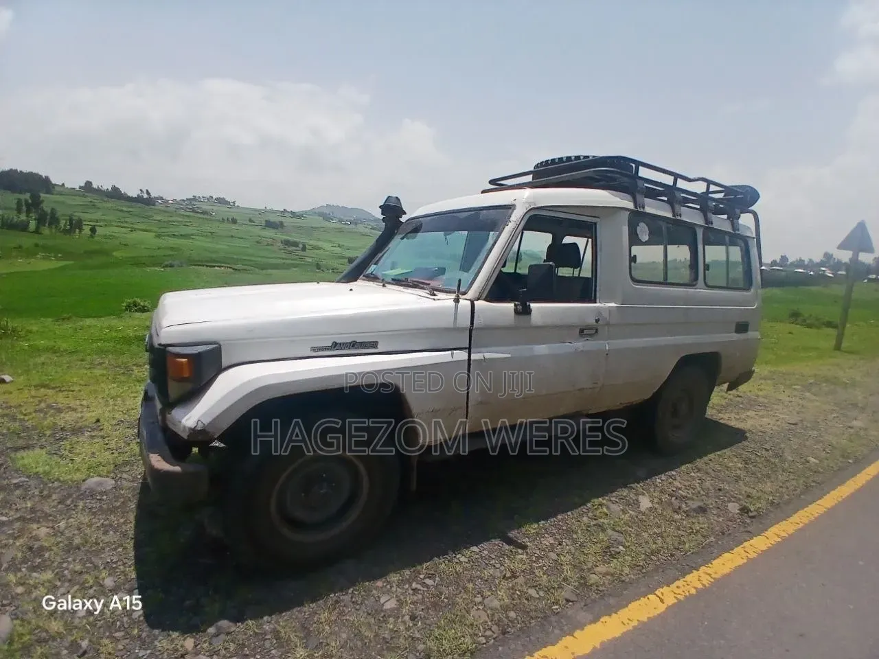 Toyota Land Cruiser 1990 White