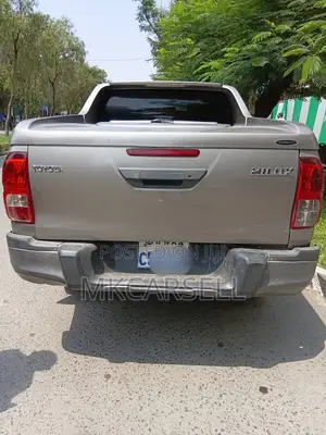 Toyota Hilux Revo Double Cab Deisel 2.4 RWD 2020 Burgundy