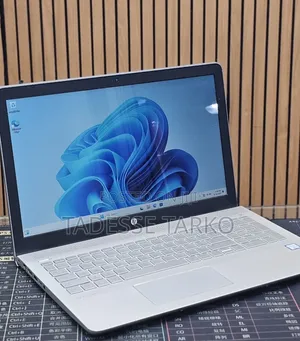 New Laptop HP Pavilion 15 8GB Intel Core i5 HDD 1T