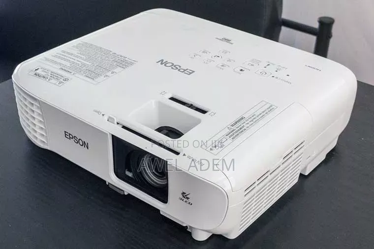 Epson EB-2042 XGA 3LCD Full HD WiFi Wireless Projector. 4,400 Lumens