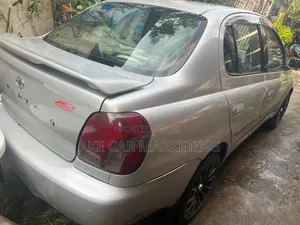 Toyota Platz 2001 Silver