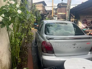 Toyota Platz 2001 Silver