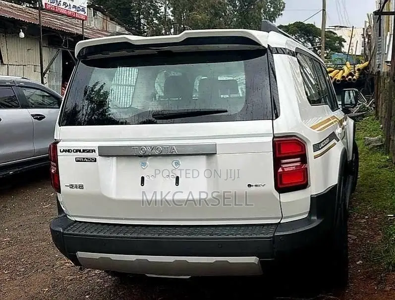 New Toyota Land Cruiser Prado 2026 White