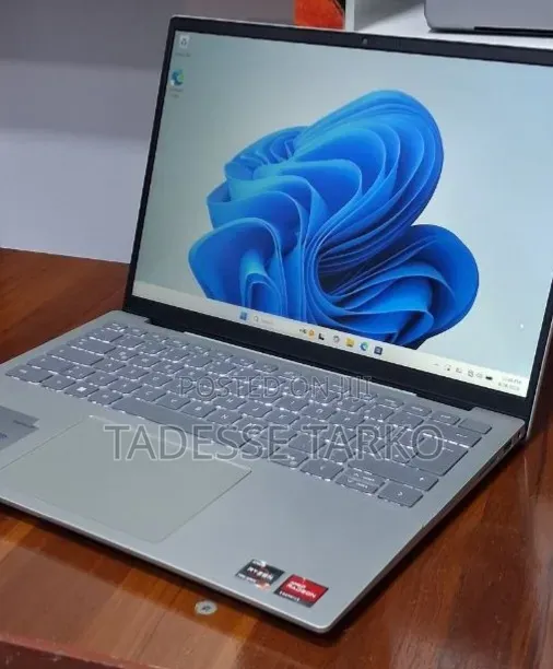 New Laptop Dell Inspiron 14 16GB AMD Ryzen 7 SSD 1T