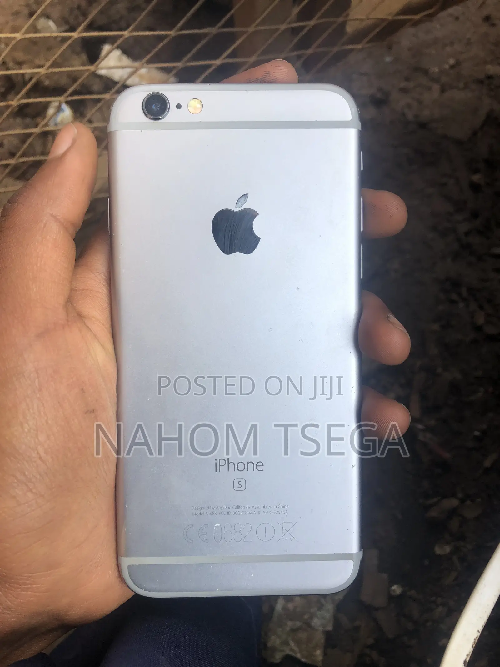 Apple iPhone 6s 64 GB Gray