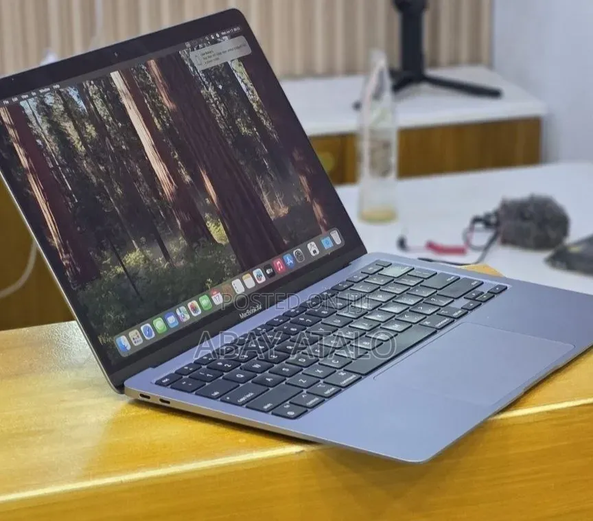 New Laptop Apple MacBook Air 2020 M1 16GB Apple M1 Max SSD 256GB