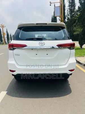 Toyota Fortuner 2023 White