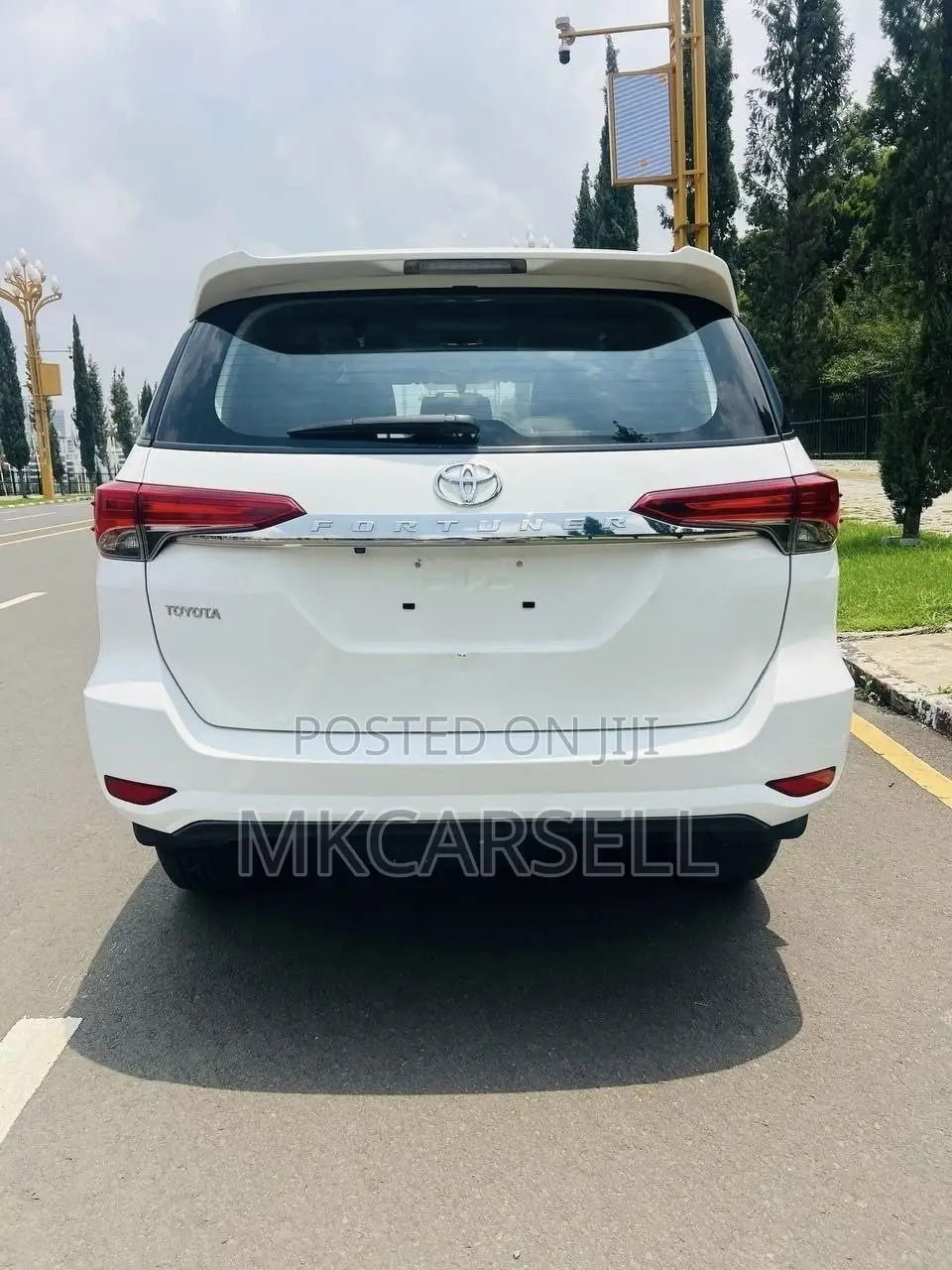 Toyota Fortuner 2023 White